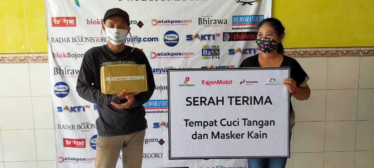 Cegah Covid-19, EMCL Beri Bantuan Wartawan di Bojonegoro