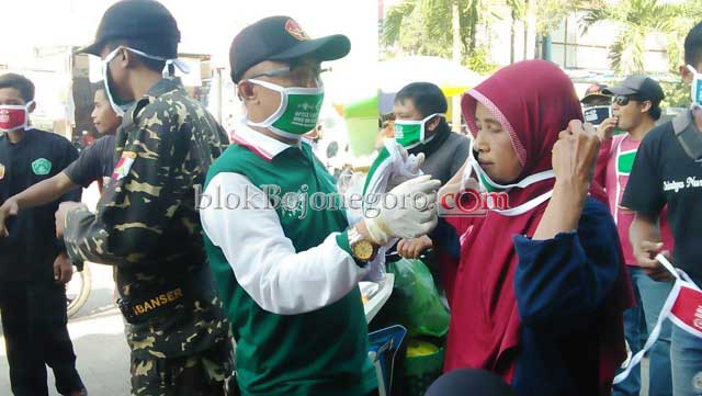 LAZISNU Kalitidu Bagikan 3000 Masker