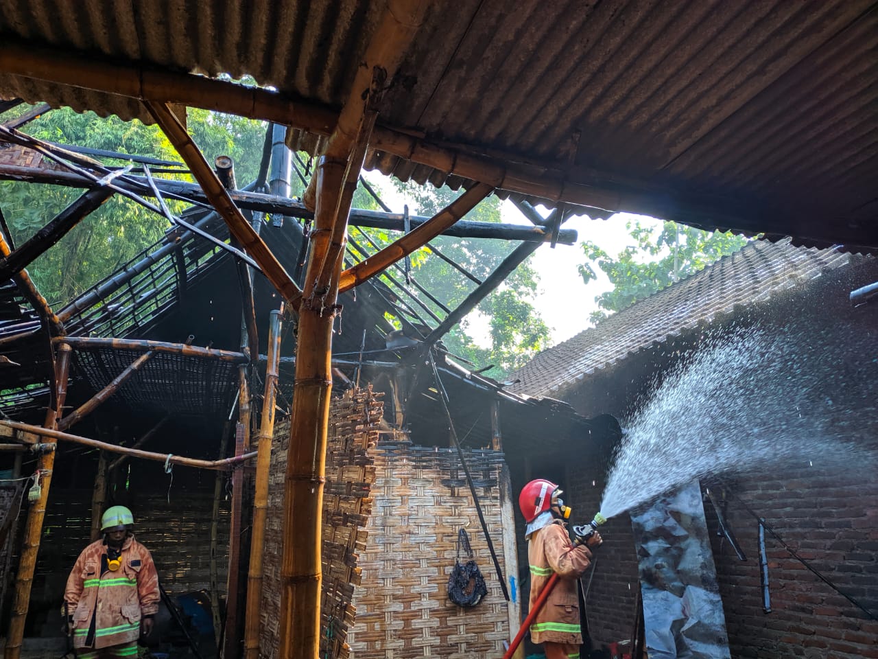 Rumah di Gunungsari Ludes Terbakar