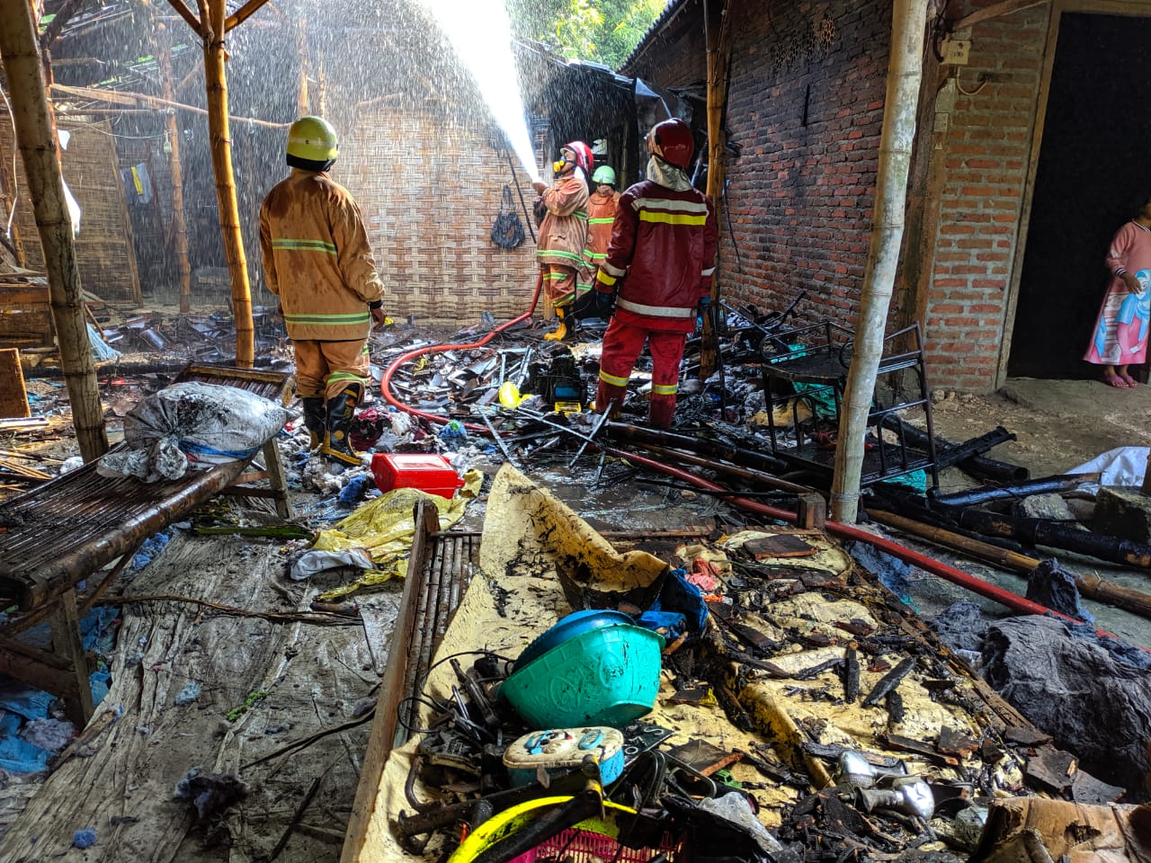 Rumah Usaha Kasur Ludes Terbakar, Diduga Korsleting Listrik