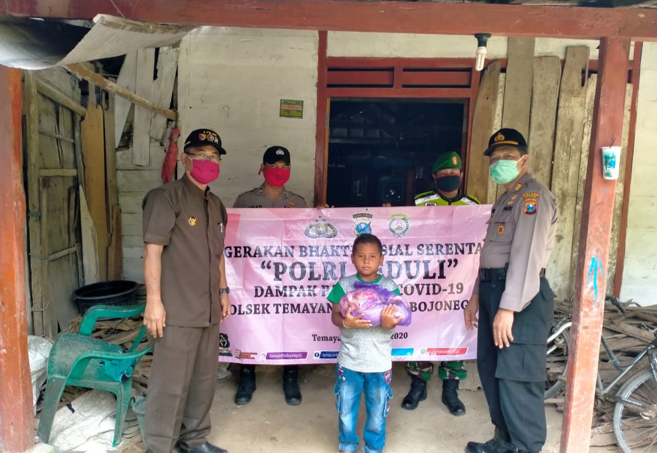 Terapkan Tugas Polri, Kapolsek Temayang Salurkan Bantuan