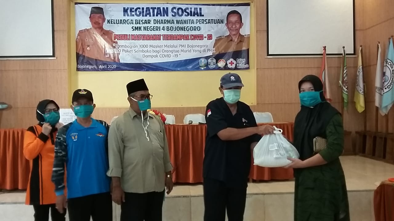 PMI Terima Bantuan 1.000 Masker dari Dharma Wanita