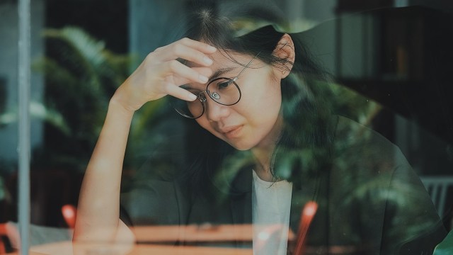 5 Cara Menghadapi Krisis Kepercayaan terhadap Pasangan