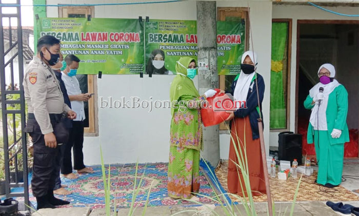 PAC Fatayat Kanor Bagikan Masker dan Santuni Yatim