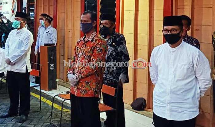 Tim BHR Bojonegoro Berhasil Melihat Hilal di Bukit Wonocolo
