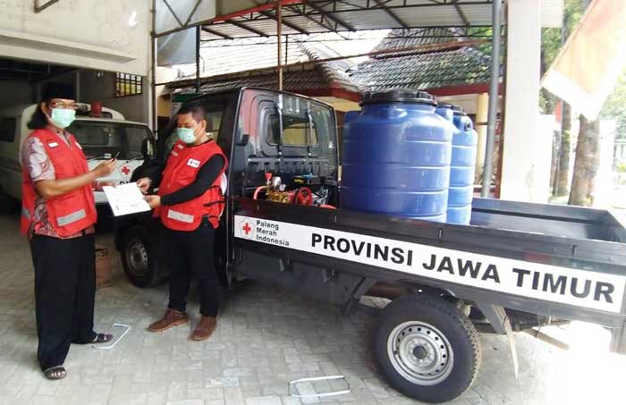 PMI Bojonegoro Terima Bantuan Mobil untuk Spraying Disinfektan