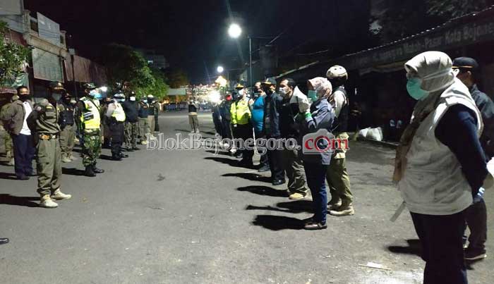 Agar Steril, Pasar Disemprot  Desinfektan