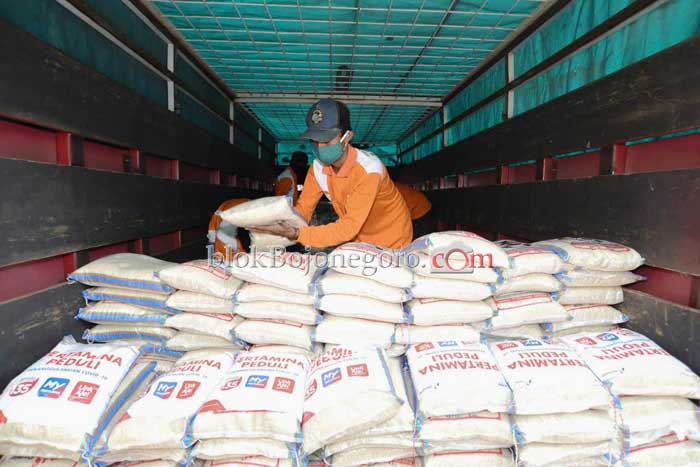 916 Karung Beras untuk Masyarakat Berpenghasilan Rendah