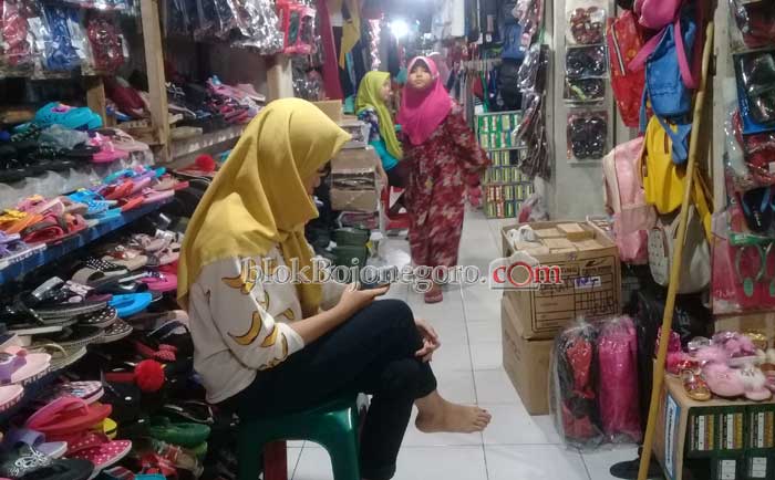 Menjadi Tradisi, Pekerjaan yang Selalu Dinanti saat Ramadan