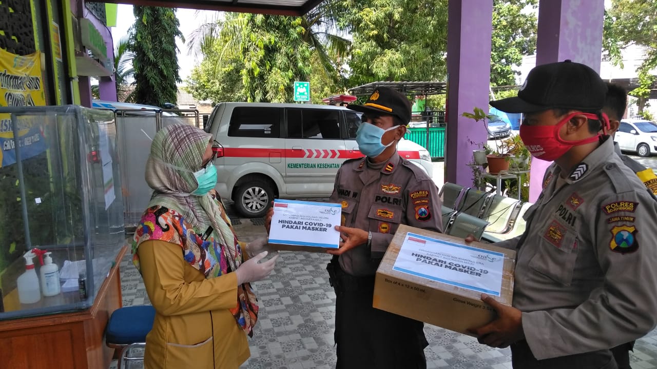 Polres Bojonegoro Bantu Tenaga Medis Puskesmas Kanor