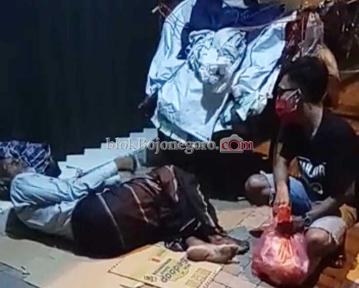 Komunitas Bebas Donasi Berbagi untuk Tuna Wisma