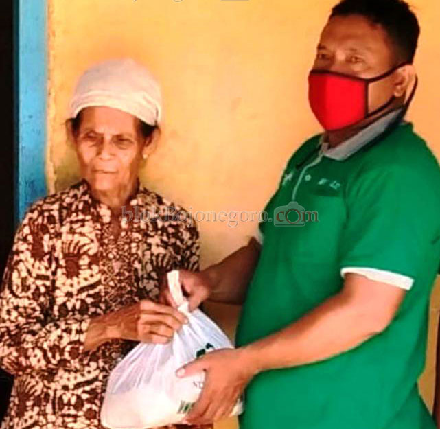UPZIS LAZISNU Kalitidu Salurkan Sembako untuk Warga Terdampak Covid-19