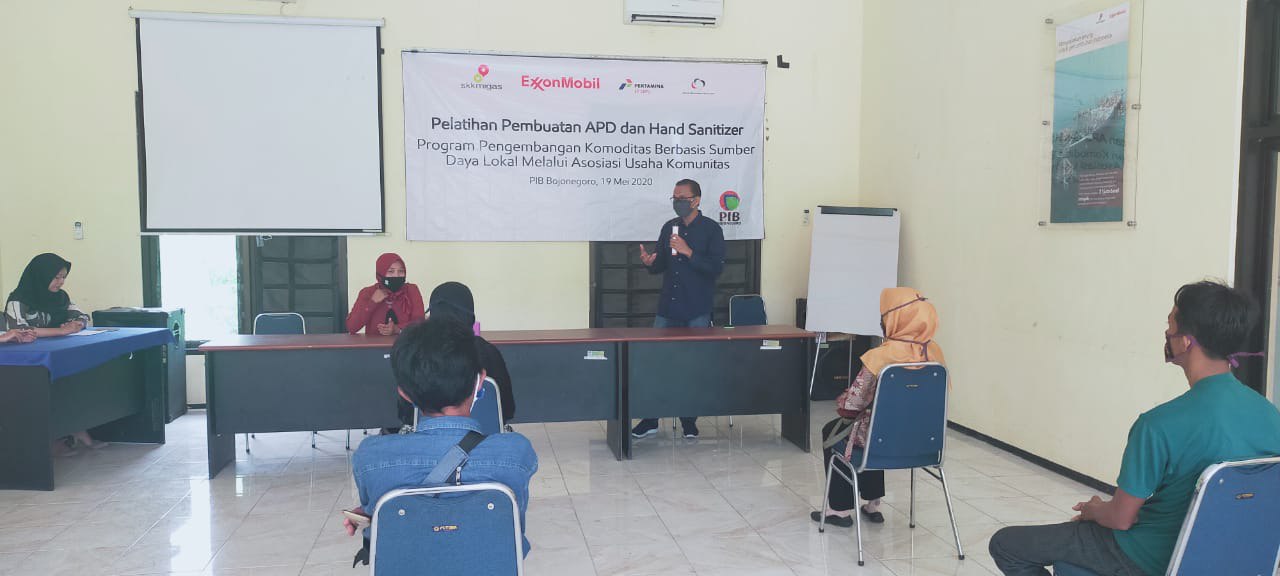 EMCL Gelar Pelatihan Pembuatan APD dan Handsanitizer