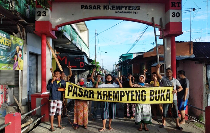 Warga Desa Sukorejo Ingin Pasar Krempyeng Dibuka
