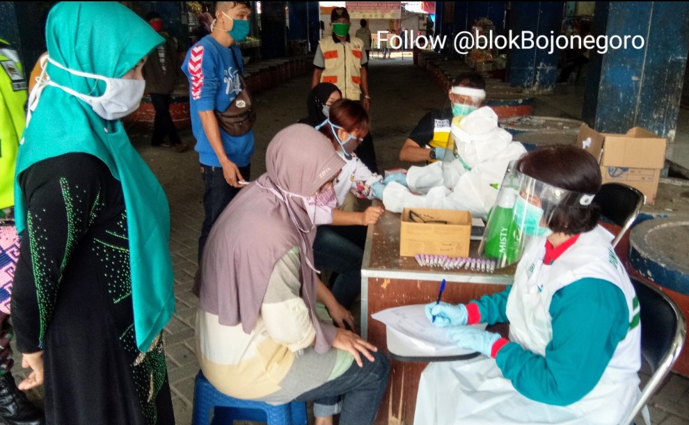Pedagang Tiga Pasar Tradisional di Rapid Test