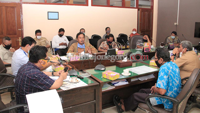 Harus Tertib, Krempyeng dan Pasar Desa Sukorejo Sama-sama Berjalan