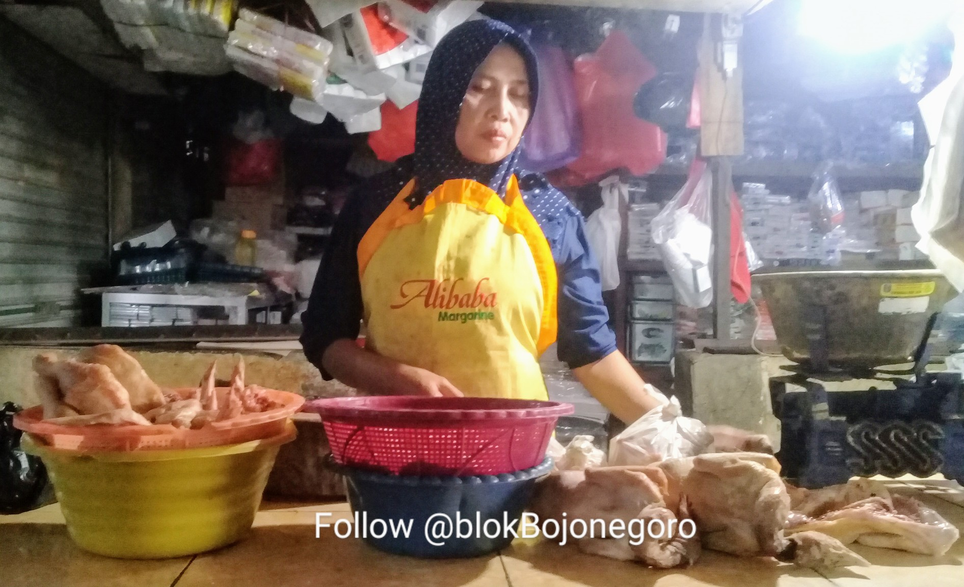 Harga Daging Ayam Potong Berangsur Turun