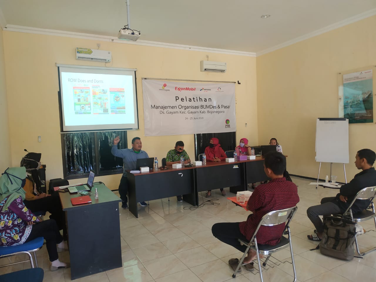 EMCL Latih Manajemen Organisasi BUMDes dan Pasar Desa Gayam