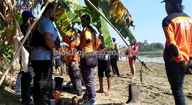 Warga Turut Mencari dengan Pukul Kentongan dan Alat Dapur