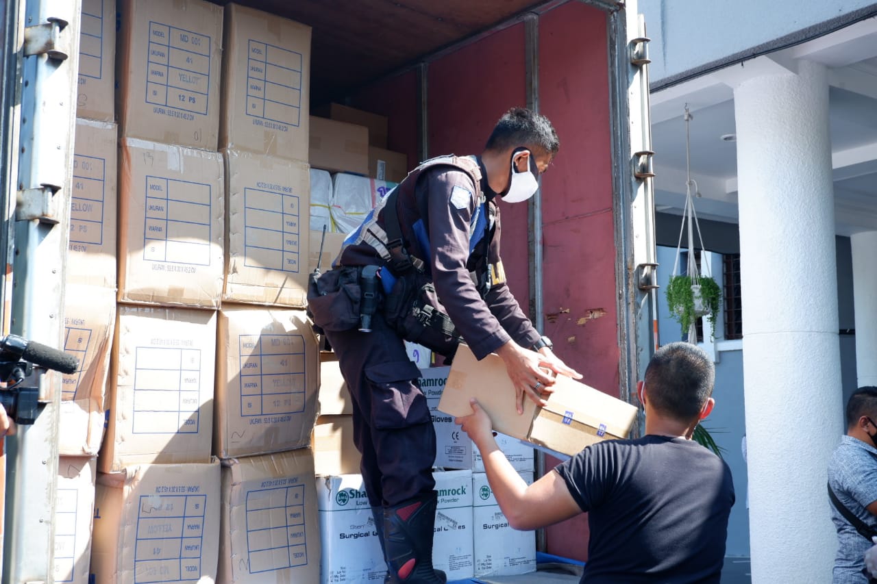 Pertamina Peduli Salurkan 19.600 Perlengkapan Kesehatan