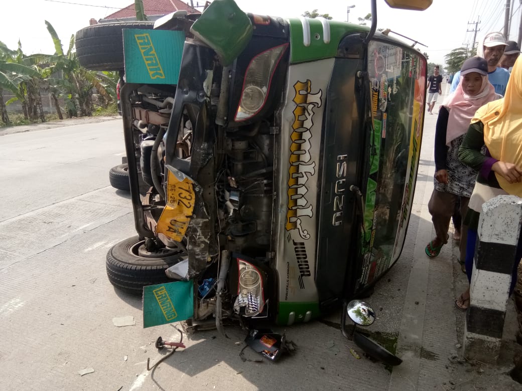 Kecelakaan Elf kontra Motor, Dua Orang Meninggal Dunia