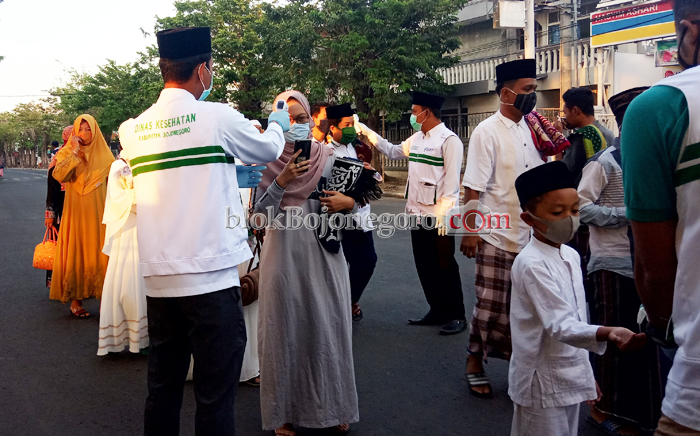 Cek Suhu Sebelum Salat Ied