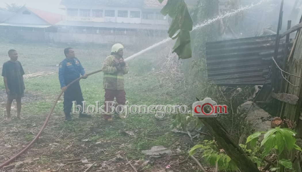 Lupa Matikan Tungku, Rumah di Kota Bojonegoro Terbakar