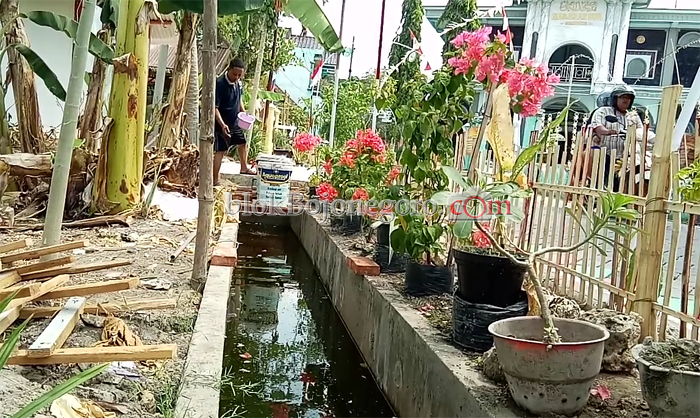 Warga Ini Sulap Selokan Jadi Tempat Budidaya Ikan