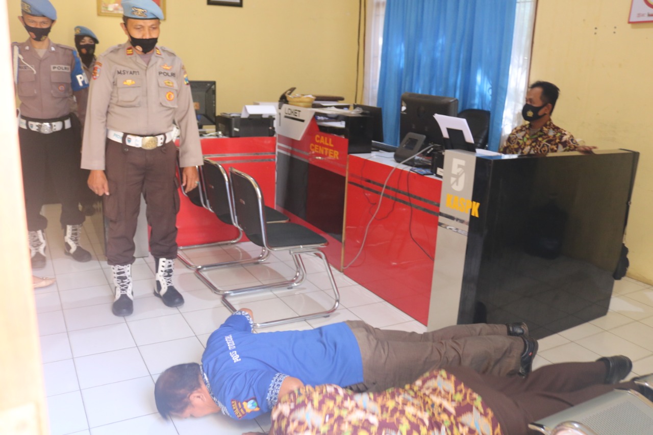 Polres Bojonegoro Razia Masker Anggota di Lingkungan Mapolres