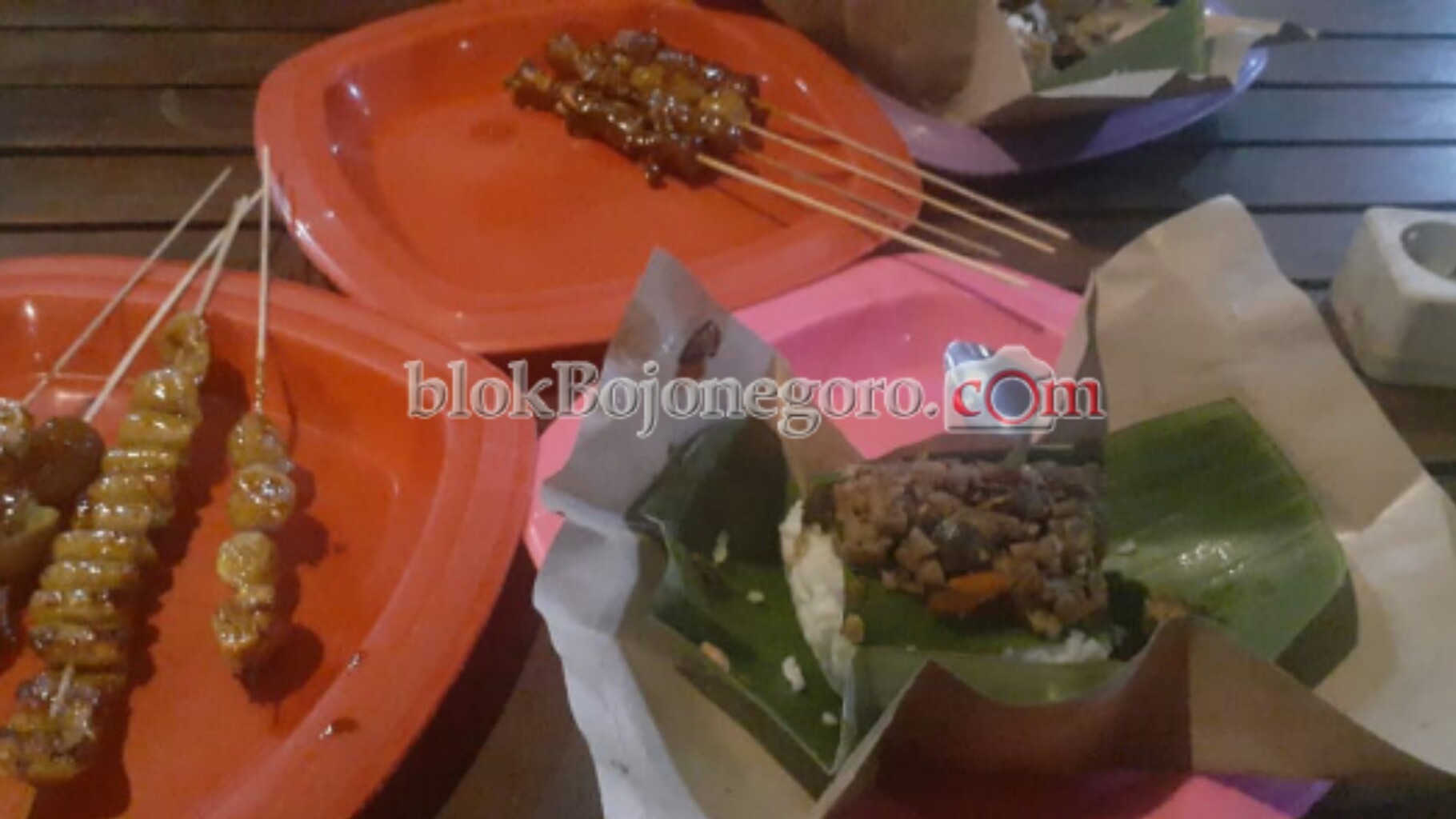 Nasi Pedo Angkringan Mbok De, Sekepal Kudapan Pengganjal Perut