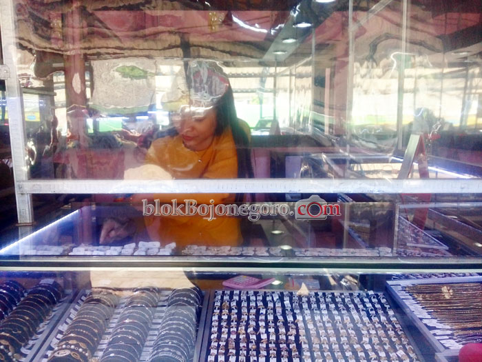 Harga Turun, Berikut Nominal Jual dan Beli Emas