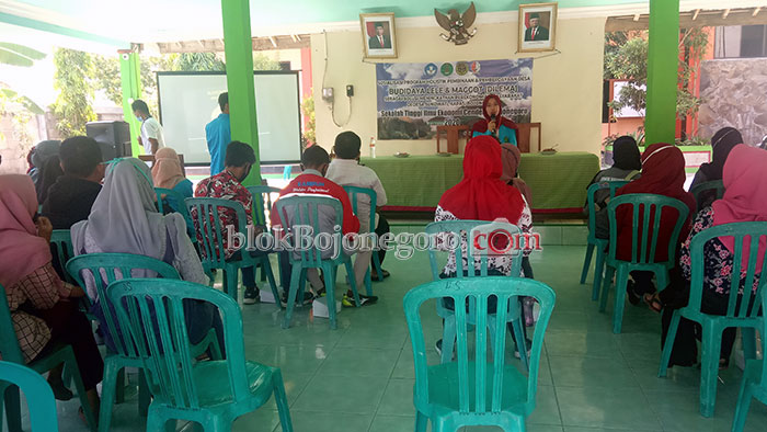 HMP Akuntansi STIEKIA Sosialisasi Budidaya Lele dan Magot di Sukowati