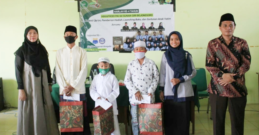 Himaprodi PAI IAI Sunan Giri Launching Buku dan Santunan Yatim