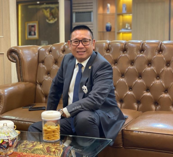 DPR RI Soroti Pemberian Rumah Dinas dari Bupati untuk Kajari