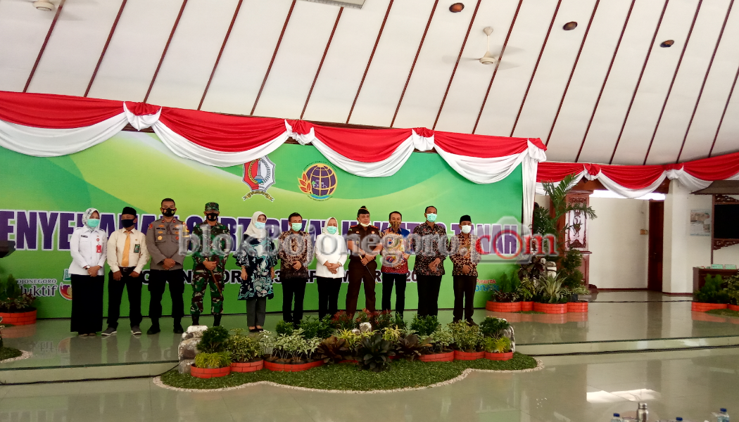 Kanwil BPN Serahkan 3.313 Sertifikat Tanah Kepada Pemkab