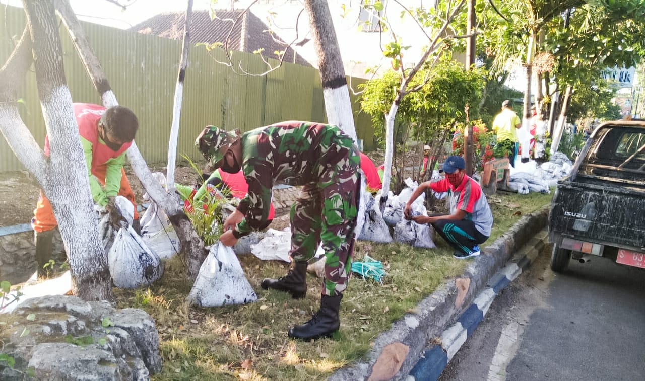 Perlancar Aliran Sungai, Pemkab dan Koramil Kerja Bakti