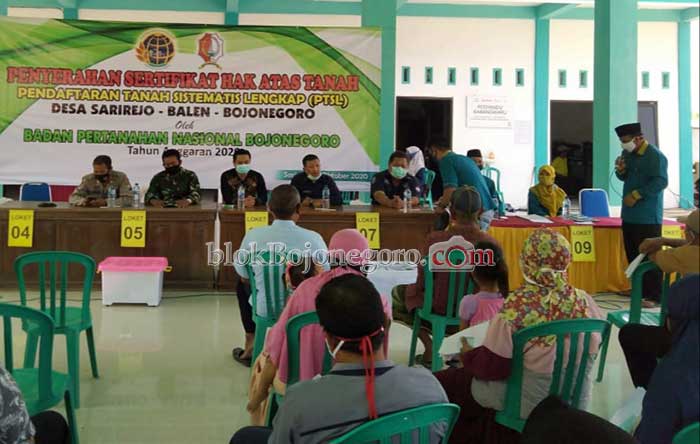 Serahkan Sertifikat Hak Atas Tanah, Terapkan Protokol Kesehatan