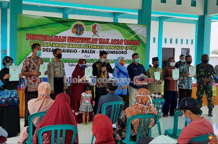 Bahagia, Seribuan Sertifikat Hak Tanah Diterima Warga Sarirejo