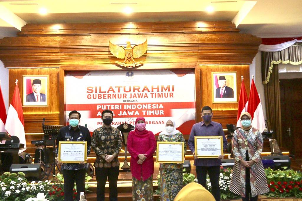 Terima Penghargaan UHC dari Gubernur, Bupati: Bentuk Komitmen Pemkab dalam TGA