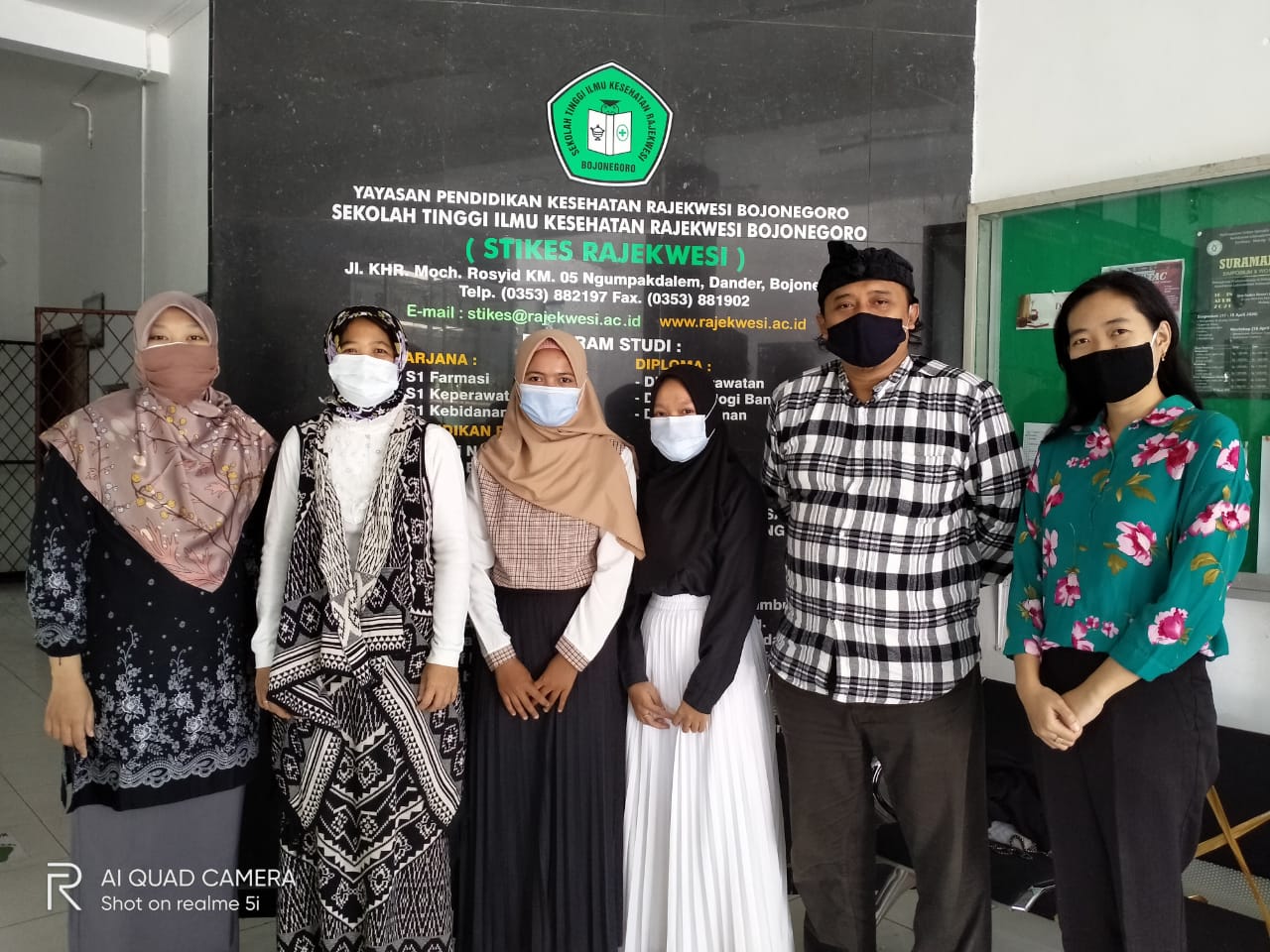 Alumni Stikes Rajekwesi Jadi Tenaga Kesehatan di Luar Negeri