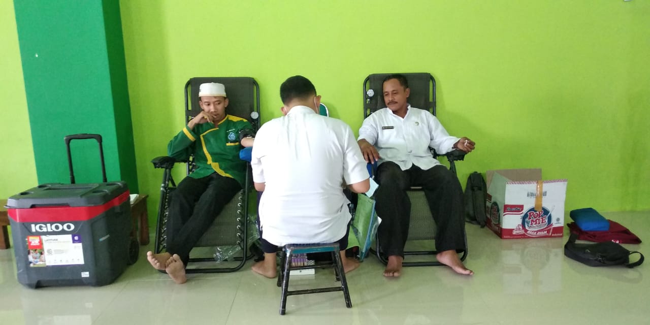 GP Ansor Ngambon Peringati Hari Santri dengan Donor Darah