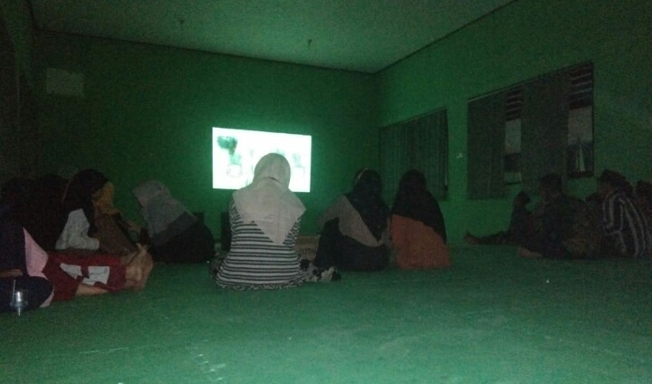 Hari Santri IPNU-IPPNU PAC Tambakrejo Nobar Film Sang Kyai
