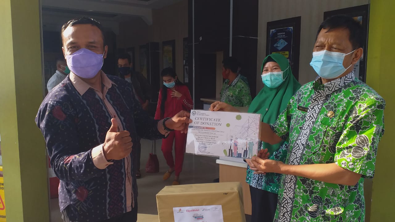 AMSI-EMCL Serahkan APD untuk Nakes di Bojonegoro dan Tuban