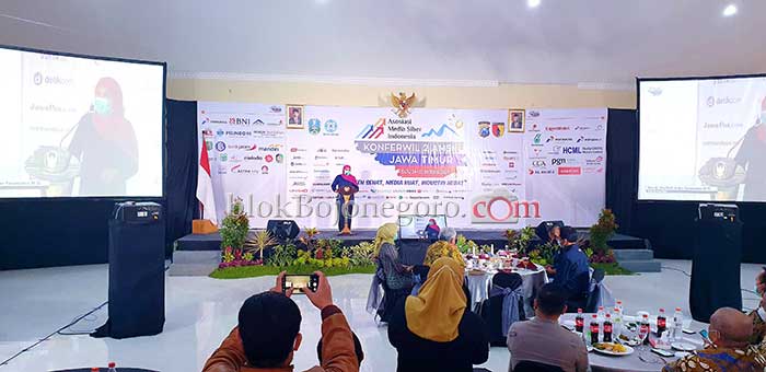 Gubernur Jatim, Khofifah Membuka Konferwil 2 AMSI Jatim