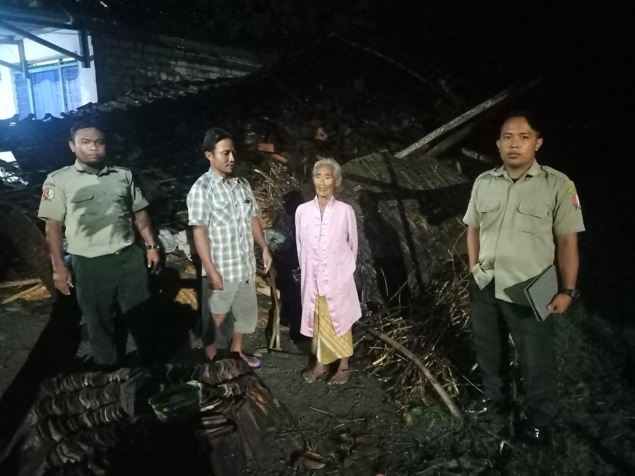 Disapu Angin Kencang Banyak Bangunan di Kanor Rusak