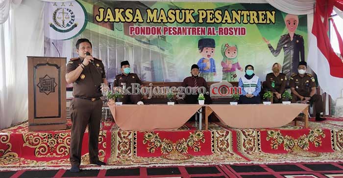 Jaksa Masuk Pesantren, Kenalkan Hukum ke Ponpes Al-Rosyid