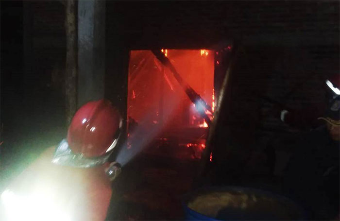 Gudang Tembakau di Ngadiluwih Hangus Terbakar