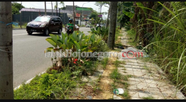 Pembangunan Saluran Air dan Trotoar Bojonegoro Ditarget Selesai Desember