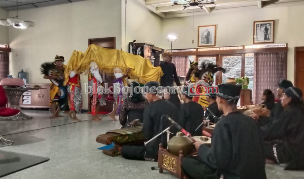 Di Tengah Pandemi, Sandur Rumah Hadir Secara Live Streaming
