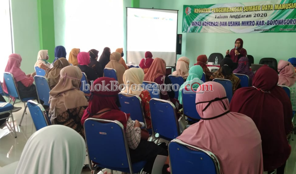 Tingkatkan SDM, Dinkop Bojonegoro Beri Edukasi Kelompok Koperasi